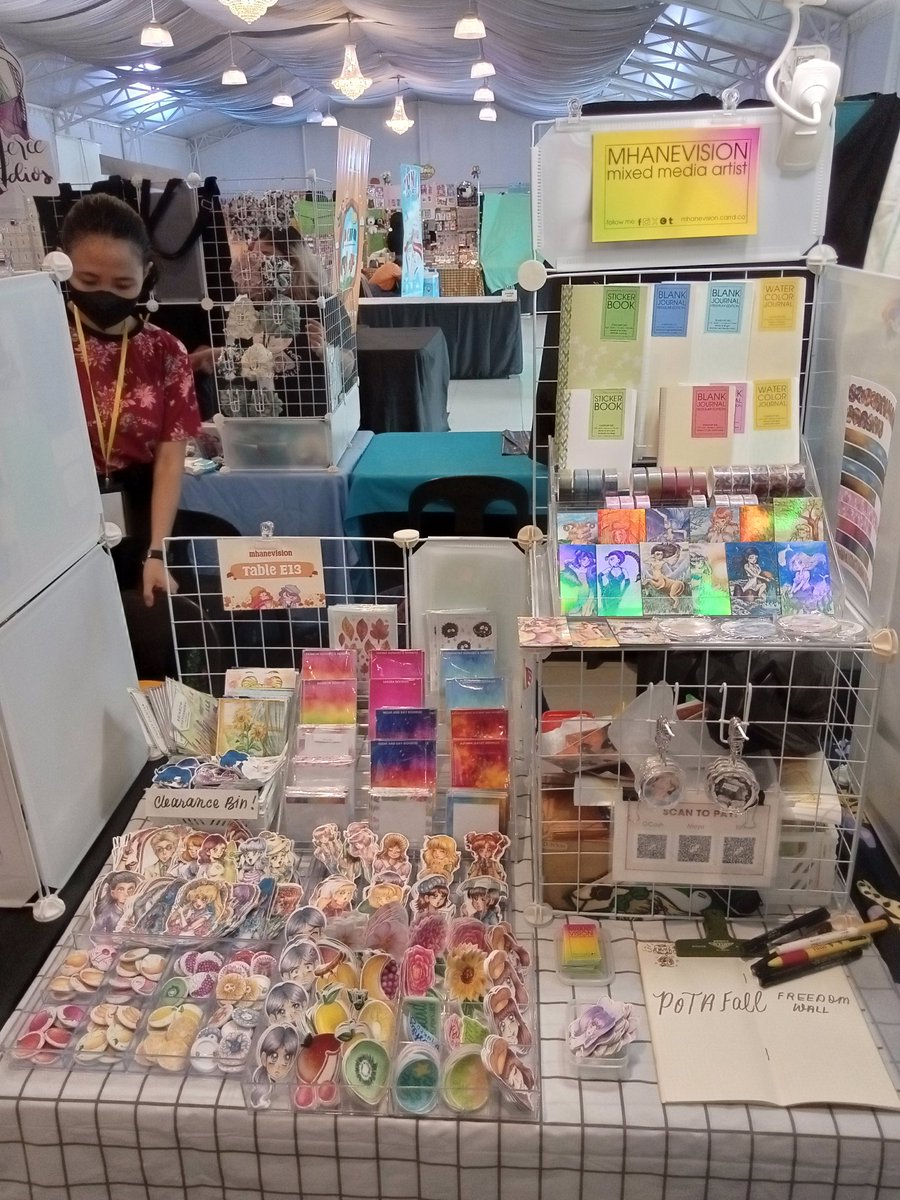 mhanevision's tweet photo. Day deux of @PatronsOTArts Fall 🍁🍂 plz drop by Table E13, see ya https://t.co/hfbTtF6yHG