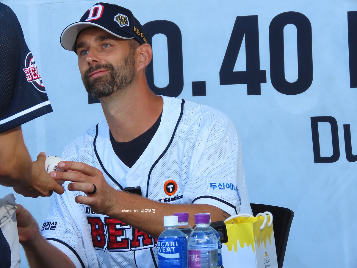 lystjc's tweet photo. #doosanbears #두산베어스 #잠실야구장 #니퍼트은퇴식 #더스틴니퍼트 #DustinNippert #REMEMBERTHEACE

다들 동영상을 찍든데 사진이 더 좋은 사람..비록 똑딱이 카메라지만 열심히 찍어봤어요..찍은 사진이 많아서 언제 업데이트가 될지는 조만간 블로그에도 올릴테니 많이 봐주세요 https://t.co/te8iN86k3c