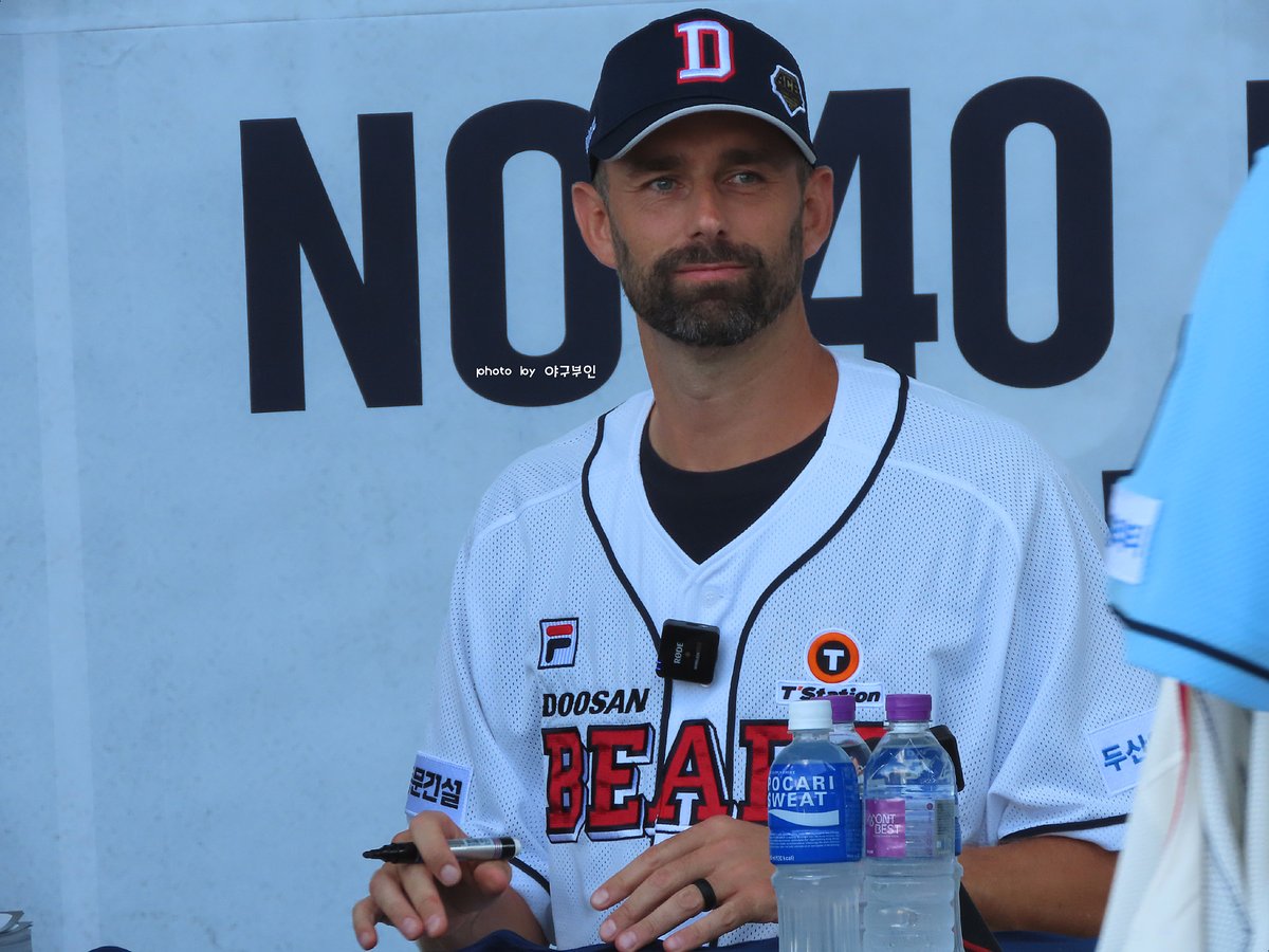 lystjc's tweet photo. #doosanbears #두산베어스 #잠실야구장 #니퍼트은퇴식 #더스틴니퍼트 #DustinNippert #REMEMBERTHEACE

다들 동영상을 찍든데 사진이 더 좋은 사람..비록 똑딱이 카메라지만 열심히 찍어봤어요..찍은 사진이 많아서 언제 업데이트가 될지는 조만간 블로그에도 올릴테니 많이 봐주세요 https://t.co/te8iN86k3c