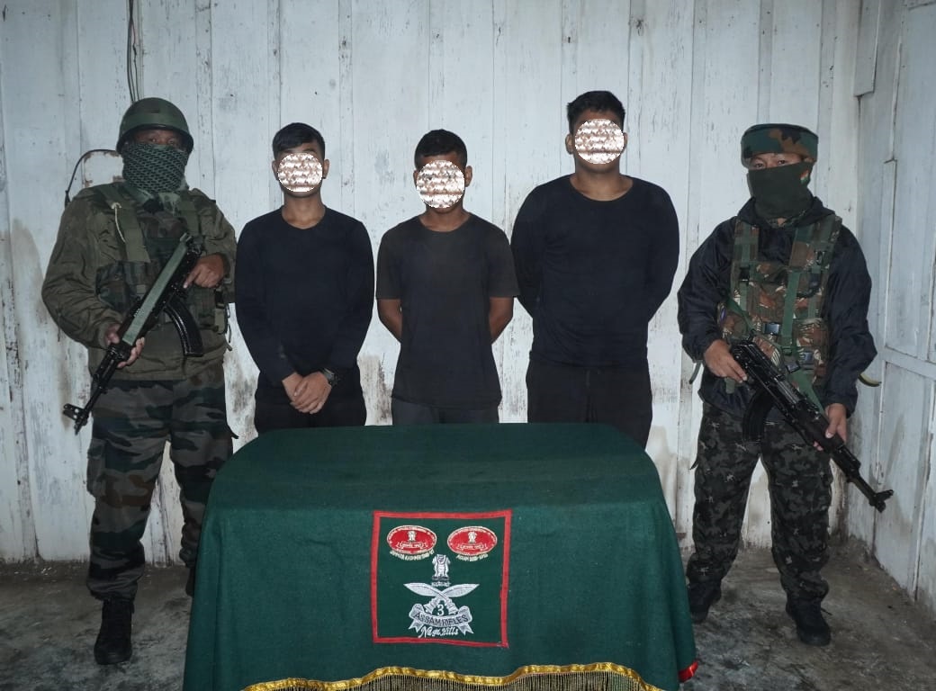 official_dgar's tweet photo. ASSAM RIFLES APPREHENDS THREE PLA CADRES IN MANIPUR
#AssamRifles, based on a specific intelligence regarding the move of Insurgents along the Indo-Myamar Border (IMB), launched an operation on 12 Sep 24, in the general area BP 86 in Tengnoupal District. The team closed swiftly and cut off escape, leading to apprehension of three PLA cadres. The cadres were further handed over to Pallel Police station for further legal proceedings on 13 Sept 2024 and FIR lodged. @adgpi @HMOIndia