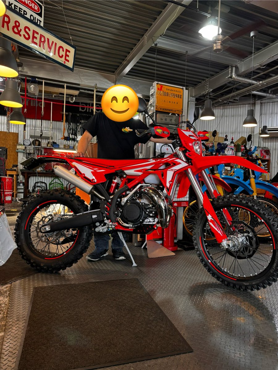 STARSTRADING's tweet photo. M様 CRF250RX
N様 X-Trainer250
S様 Primavera150
それぞれご納車いたしました!
みなさん喜んでいただけて、こちらも大満足です!
これからもよろしくお願いします!
#starstrading #スターズトレーディング
#honda #beta #piaggio #vespa #crf250rx #xtrainer250 #primavera150 https://t.co/OKcqmILL3T