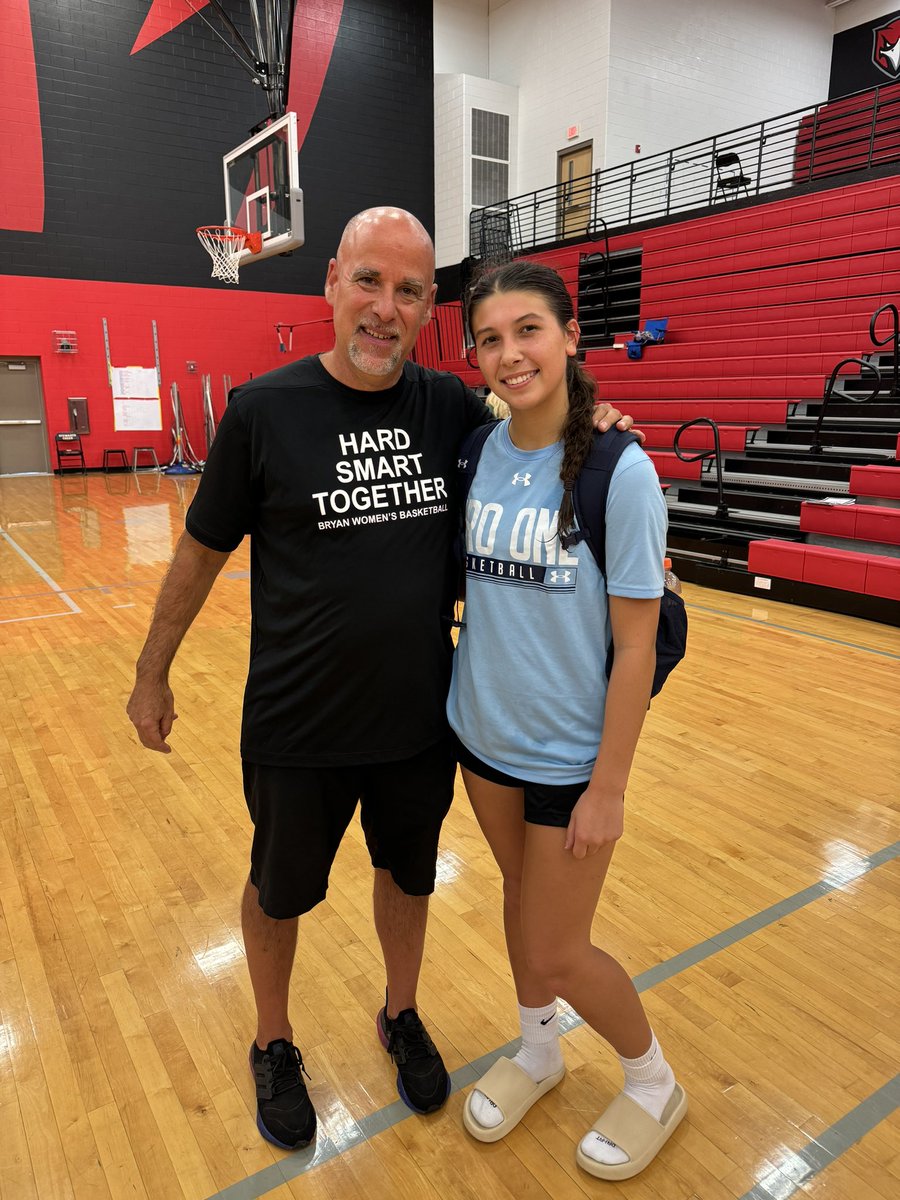 ansleyyymoore's tweet photo. Had a great time at the Women’s College Basketball Prospect ID Showcase! Thankful for the opportunity to get better with some great coaches. @Bryan_WBB @KINGU_wbb @MontevalloWBB @CStateWBasketB https://t.co/suI29AD20T
