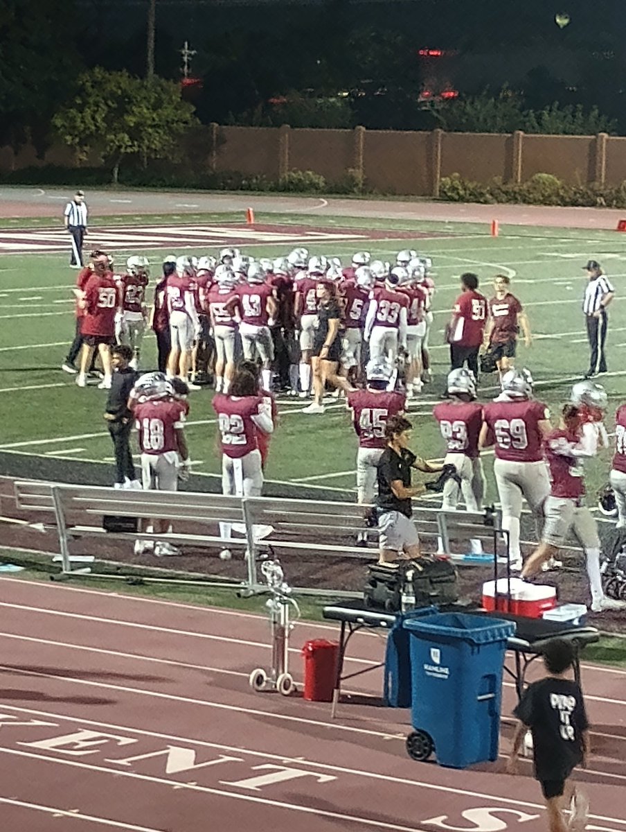 GrantCrosen's tweet photo. Had a great time at the Hamline University game day. I enjoyed talking to the players and coaches after the game. Thanks to the players and coaches for the great time. @CoachGreenie #PiperPride https://t.co/LhEZoFfBxq