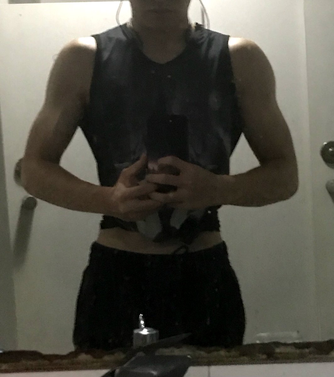 Oralee541733's tweet photo. 放假开始
#bbw #薄肌男孩 #母狗 #恋肥 #腹肌 https://t.co/oRArHexeev