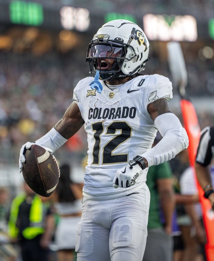 Travis Hunter tonight 👀

- 13 Receptions 
- 100 Yards 
- 2 Touchdowns 
- 4 Tackles
- 1 Pass Breakup 
- 1 INT

One of the best games in College Football history #SkoBuffs 🦬