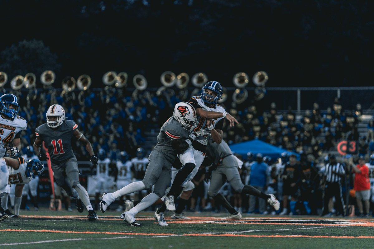 acovans10's tweet photo. Took pictures &amp; videos at Oviedo Vs Lyman! Ready for more! @Oviedo_Football @OviedoFBRecruit @CoachOdierno @DefCoach https://t.co/P6DIo68rli