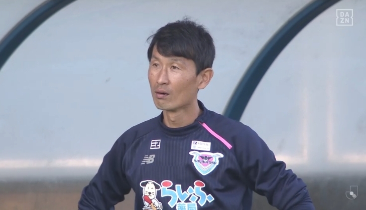 AVISPA_FLAG's tweet photo. 〔ドメサカブログ〕アビスパ福岡の来季監督に元サガン鳥栖監督の金明輝氏をリストアップか　現在はFC町田ゼルビアコーチ https://t.co/zDC78DYCjC https://t.co/UaBiKVNBJs