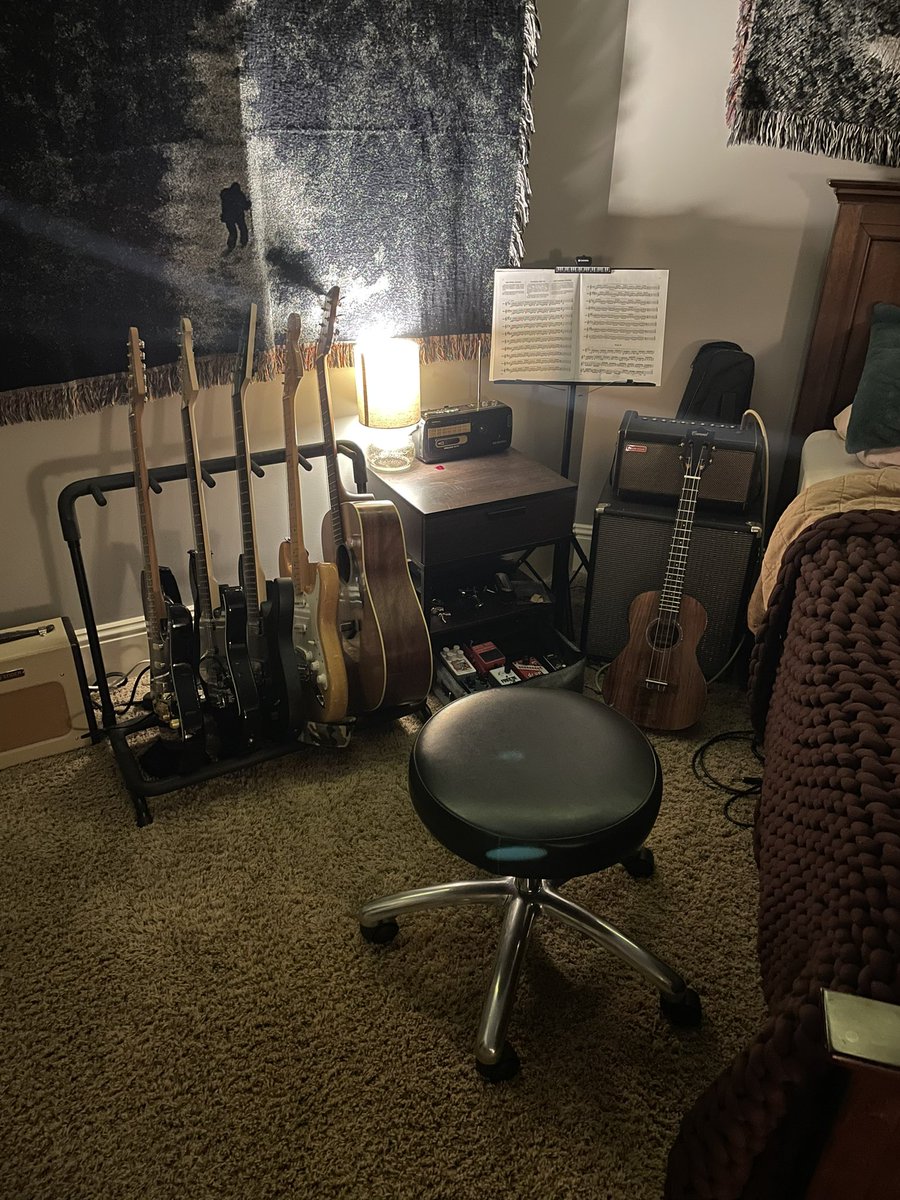 spoonyspark's tweet photo. I’m reaching dream music setup levels https://t.co/t8F6Sy57Yb