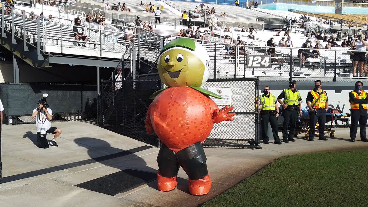 garyfattersonBU's tweet photo. Hey, TCU.

You just got beat by a citrus fruit https://t.co/qnDjmyA5iz