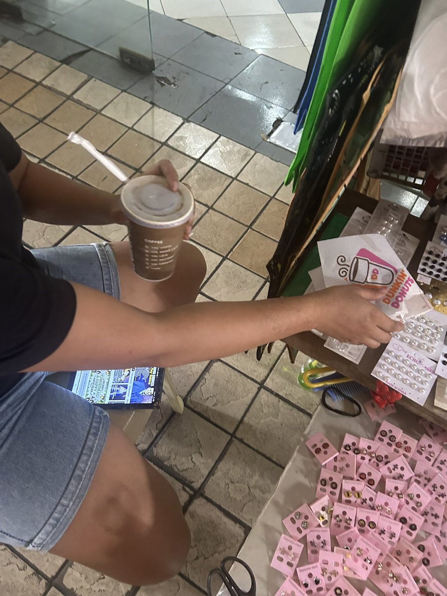 FanGirlingSuson's tweet photo. Dispatching na uli tayo... 20 pcs kanina then 30 pcs ngayon.

Para sa mga ate at kuya na nalaban ng patas sa buhay at halos 24/7 pong nasa ingay at magulong kalye ng Metro Manila, maraming salamat po sa inyo!!! 🥰 https://t.co/CdLrkWl86z