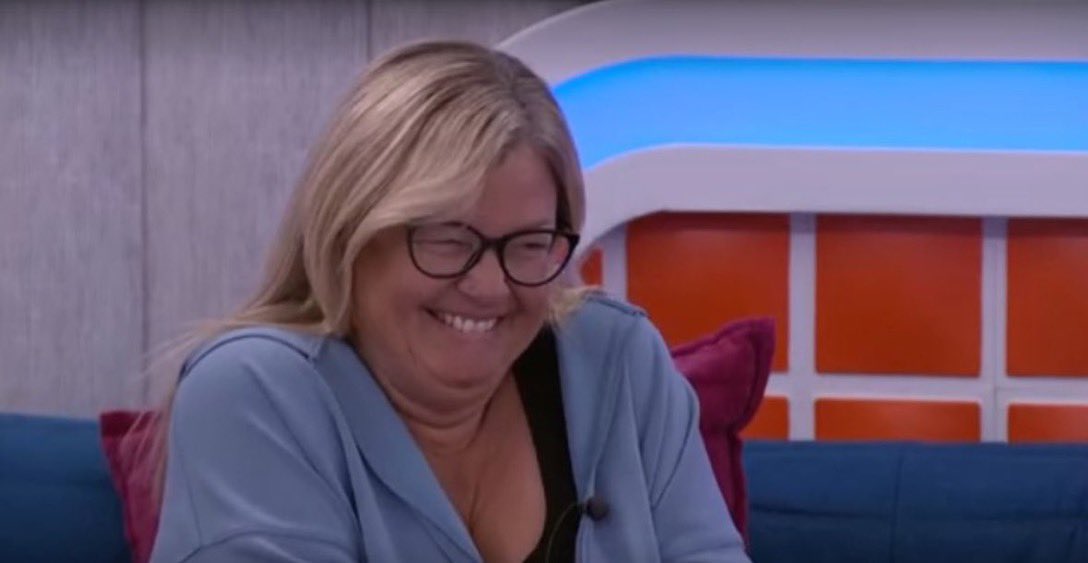 EvoteToVict's tweet photo. can angela take down kimo or rubina and ask them to keep her safe next week if she does and leah puts up tkor in their place? #bb26 https://t.co/OeJXj761y4