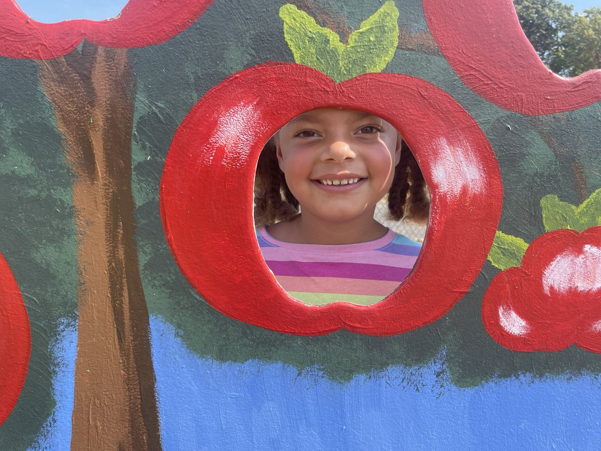 TravisThomasExp's tweet photo. The Apples Of My Eye! Nothing Like Fall In #newengland @Lookout_Farm #travisthomasexperience #letsgocolt #letsgocam https://t.co/gdLiEnj2Wz
