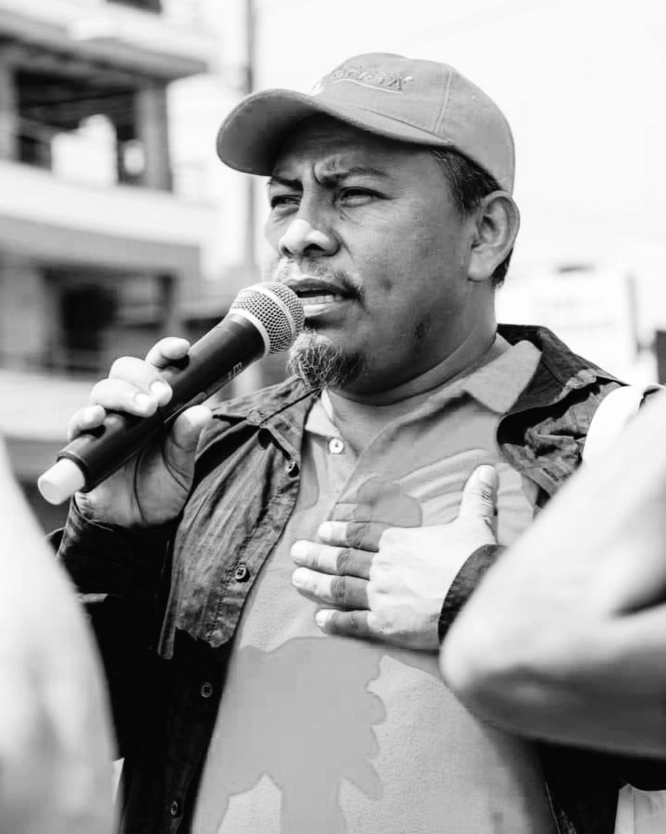 Han asesinado a Juan López, ambientalista, padre y defensor de la tierra.

No hay palabras para lo que pasa por la mente y el corazón. ¡Siempre por aquí, compañero! ¡Justicia!