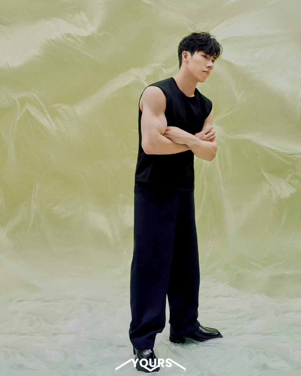 okunenjus's tweet photo. zhang boheng for YOURS ~ black tank version https://t.co/jBZIUWSBo9