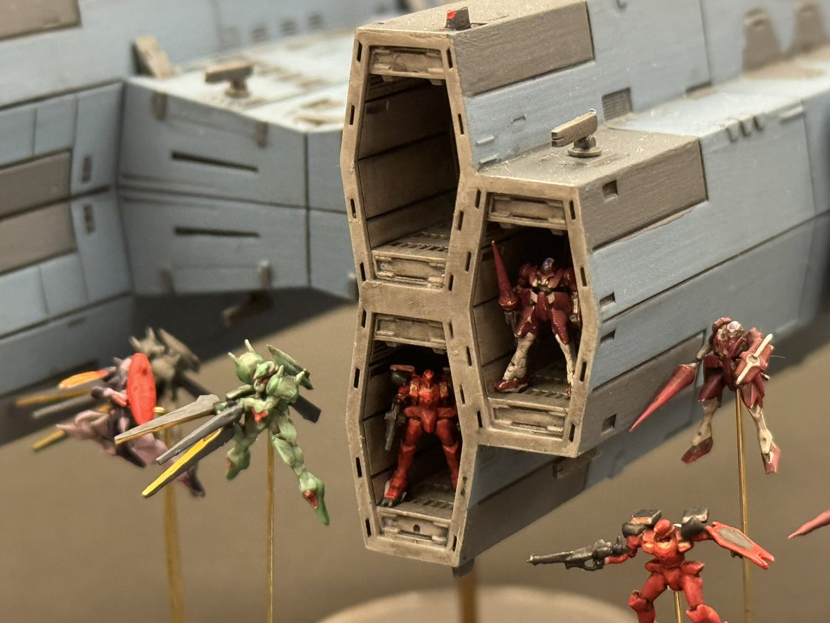 Tomatobeanbean's tweet photo. 1/1700 ウラル級大型輸送艦 (Ural-class)

「なぜだ! なぜ俺たちが戦わなければならない! 」

「ねえ、私たち、わかりあえてたよね…」「…ああ、もちろんだとも」
「良かった…」 https://t.co/EYGnqukgcI