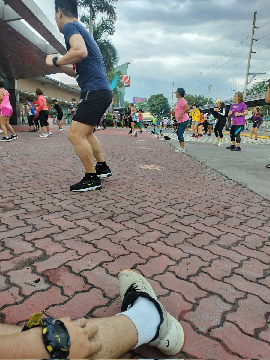 Zumba sa ta. 
Sorry sir nasali ka sa pic