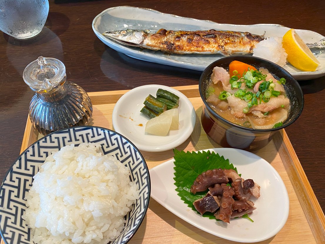 TravelMomos's tweet photo. #福岡 の #定食 #ランチ  ！ #桜坂 駅近くにある和食屋さんと #けやき通り にある #定食屋 さんに行ってきました！
#福岡グルメ #博多グルメ ＃小粋 #わっぱ定食堂 #昼ごはん #shousui #wappateishokudo #lunch #japan #japantravel #fukuoka 
YouTube動画もぜひご覧ください
https://t.co/OFcZ01wgo7 https://t.co/3Ldnak63OO