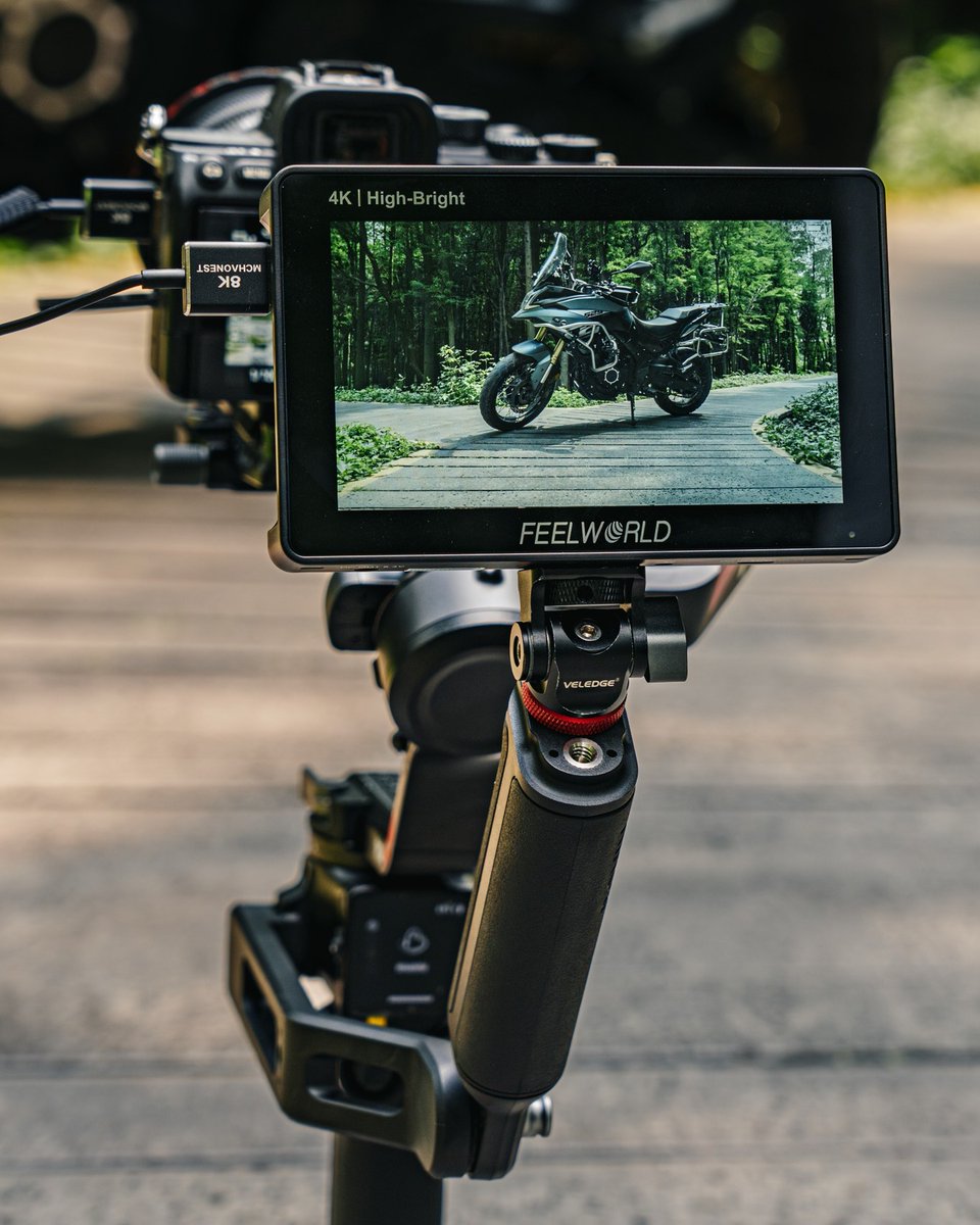 feelworldhd's tweet image. Budget monitor for your gimbal - FEELWORLD F5 PROX.
☑Lightweight: 245g
☑Big size: 5.5-inch
☑High brightness: 1600 nits

Camera: #sonya7iv
Gimbal: #djirs4

📷 KA

#feelworld #feelworldmonitor #gimbaloperator #cameralens #cinerig #gimbal #behindthescene #cameraoperator