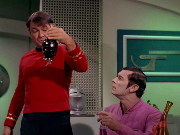 laredoart2018's tweet photo. Best . Scotty scene. EVER !!!! #StarTrek #StarTrekTOS #MeTVStarTrek #ByAnyOtherName #Scotty #Scotch #ItsGreen https://t.co/hJ1914TBu3
