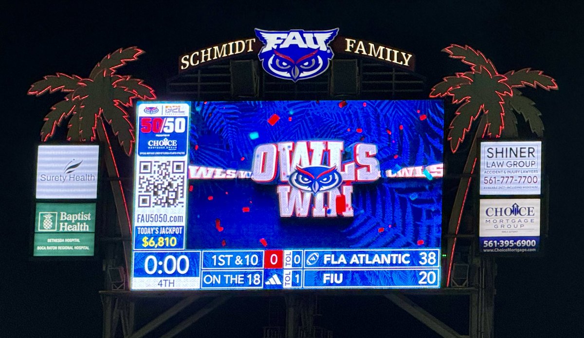 RobertMikalLee's tweet photo. 📍#FAU ⭕️w🌴s❗️
#ShulaBowl 🏆 #TriCountyTakeover 🦉🏈
#WinningInParadise 🏝️ Takeaway Kings #AttackTheBall https://t.co/w7WZ4Oys0A