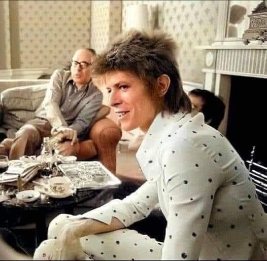 BowieLyric's tweet photo. Keep your 'lectric eye on me babe
Put your ray gun to my head
Press your space face close to mine love
Freak out in a moonage daydream oh yeah!

Moonage Daydream
David Bowie 1972
#BowieForever https://t.co/r4WKcjTbwm