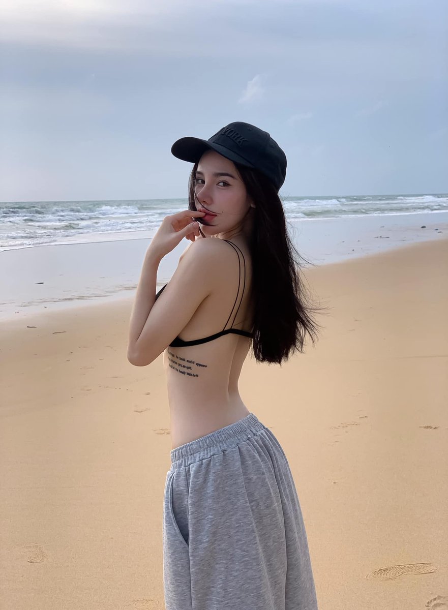 blyeciskol's tweet photo. vitamin sea���🌊🌊🌊 https://t.co/lc8ubysBuI