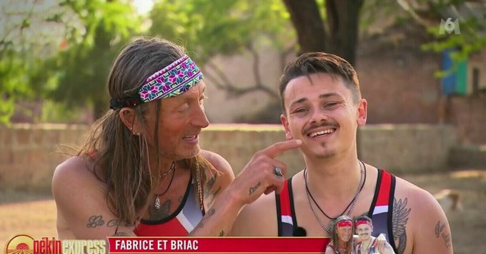 MarieMarilou_'s tweet photo. Lors de la toute première épreuve #PekinExpress qui s'effectuait les yeux bandés, #Briac s'est cassé une dent https://t.co/cfHdPCazOu https://t.co/kjzVGEl1Md