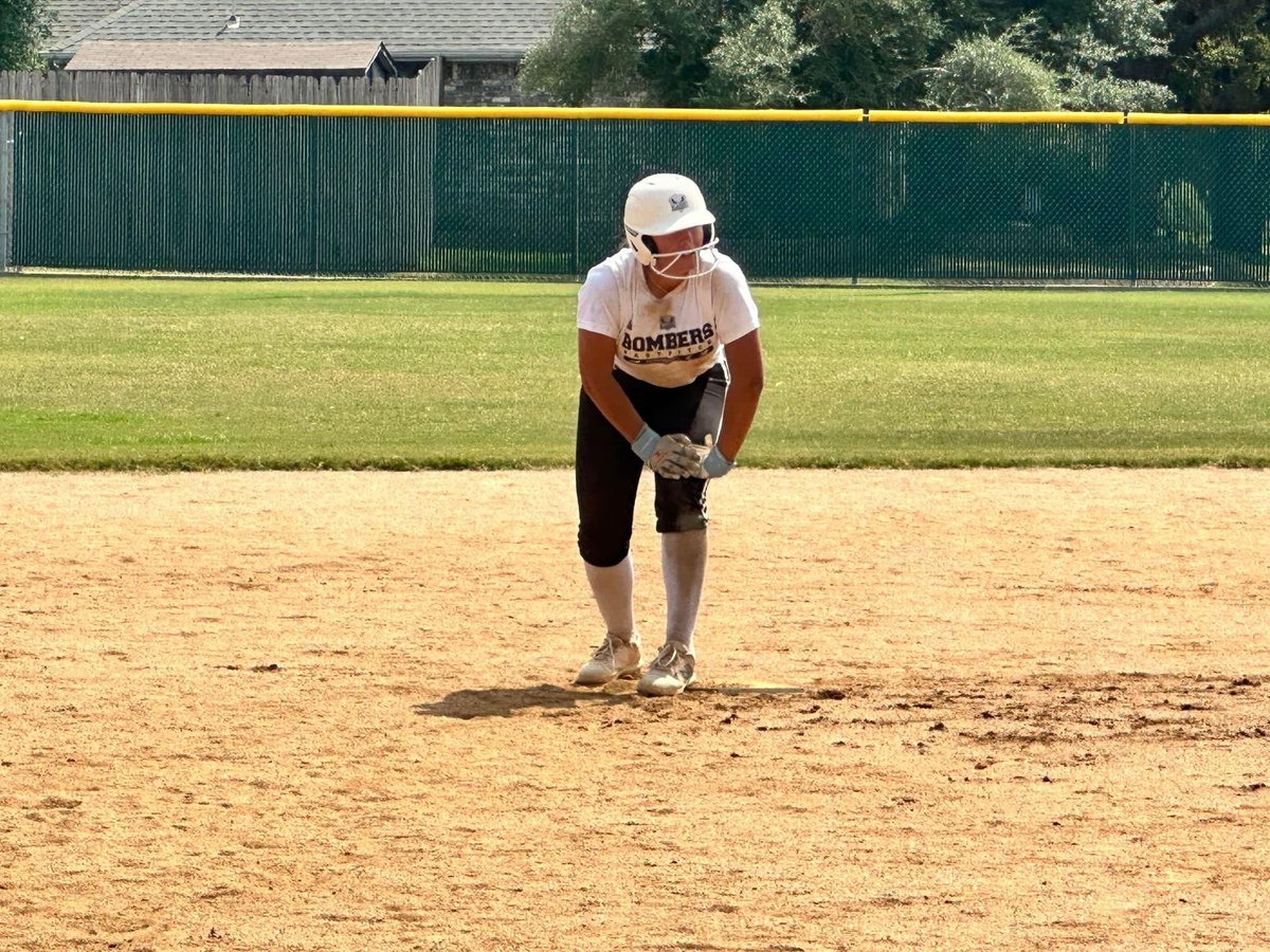 Getting after it in practice today!

It never gets easier, you just get better by working hard and trusting the process. 

#bomberacademy
#playerdevelopment