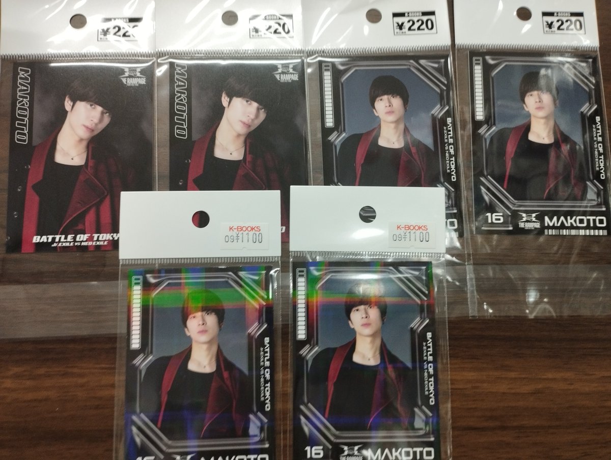 kbooks_cast_02's tweet photo. 【入荷情報】
BATTLE OF TOKYO
Jr.EXILE vs NEO EXILE
THE RAMPAGE 長谷川慎さんの
シークレット含めたフォトカードが
入荷いたしました!!
お求めの方は是非池袋 #kbooks
#キャスト館 をご利用ください!
#EXILE #THERAM https://t.co/Q89SRZSJPB