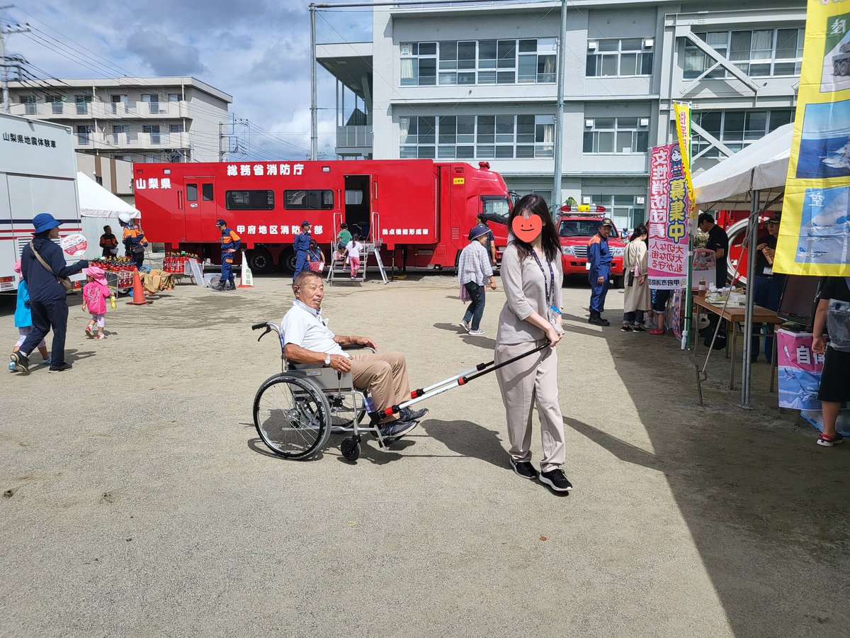 ykftkk's tweet photo. 本日、第６1回甲府市総合防災訓練に　#山梨県介護福祉タクシー協力会　は今年度から参加しました。今回は、救護所から避難施設までの搬送を担当させていただきました。#山梨県　#甲府市　#介護　#福祉　#介護タクシー　#防災訓練 https://t.co/d5IXOR3dJ5