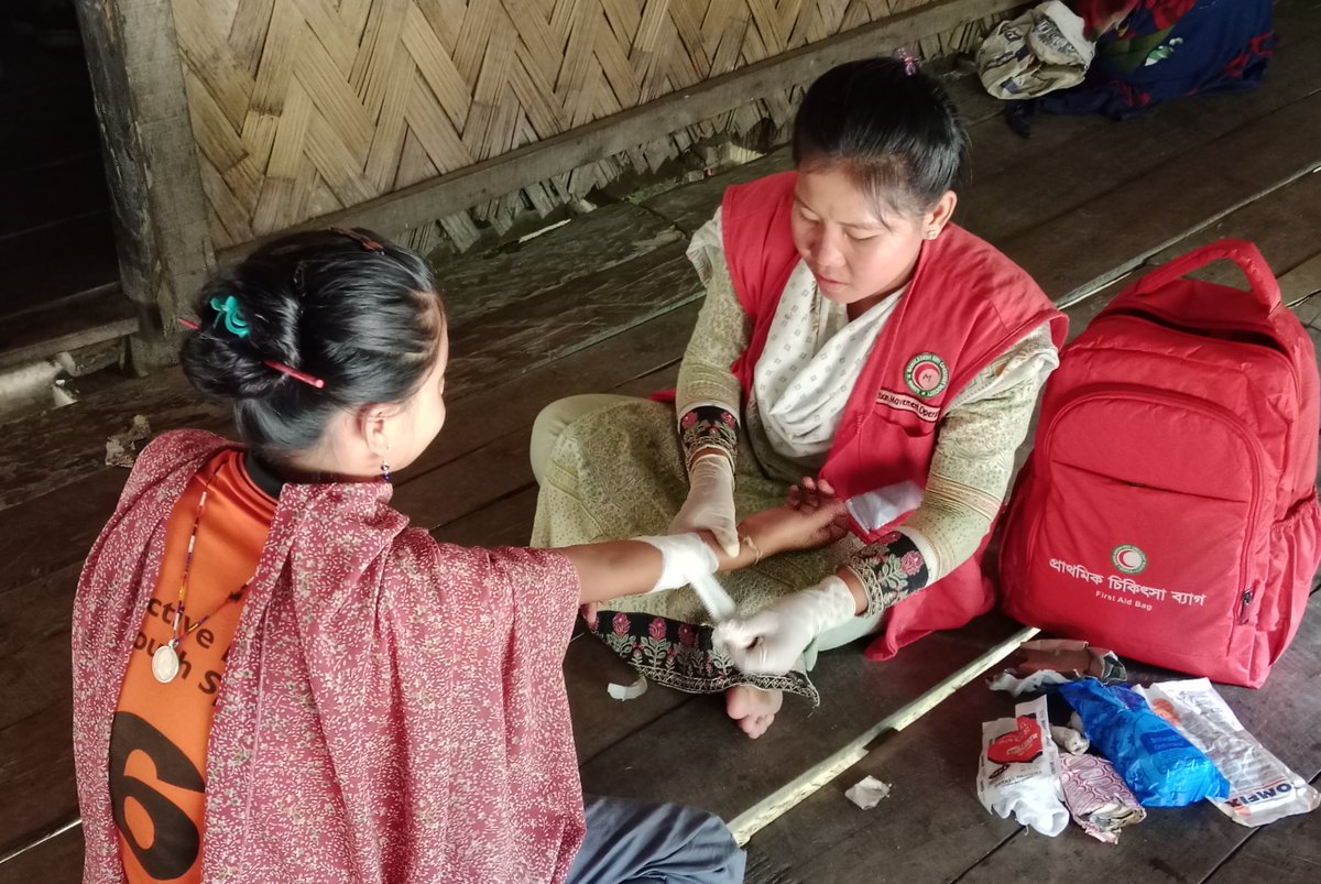 BDRCS1's tweet photo. #WorldFirstAidDay_2024

@BDRCS1
celebrates the day, highlighting the tagline “First Aid &amp; Sports” in #CoxsBazar. #CBHFA_Volunteers have been providing #FirstAid in any disaster to the camp &amp; local communities.
@ifrc
@JRCS_PR
@danskrodekors
@QRCS
@RotesKreuz_CH https://t.co/LyYemRJxtD