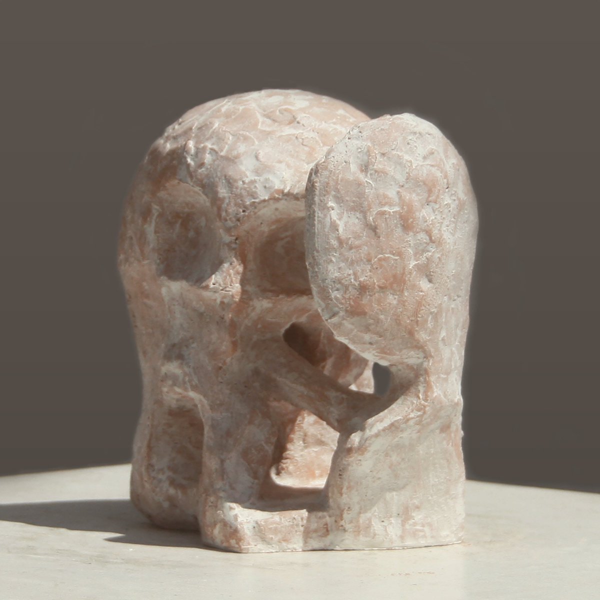 zanzo_chokoku's tweet photo. kaigannite saidai / Ryosuke Yazaki 2023 terracotta tonoko  W 4.9inch D 7inch H 8.4inch
$10,000

#sculpture 
#fineartgallery
#contemporaryart
#abstract
#modernart 
#mblosangeles
#thefutureperfect
#artling
#whitneymuseumofamericanart 
#Lissongallery
#newmuseum
#kaigannitesaidai https://t.co/Jg9FTeQrAJ