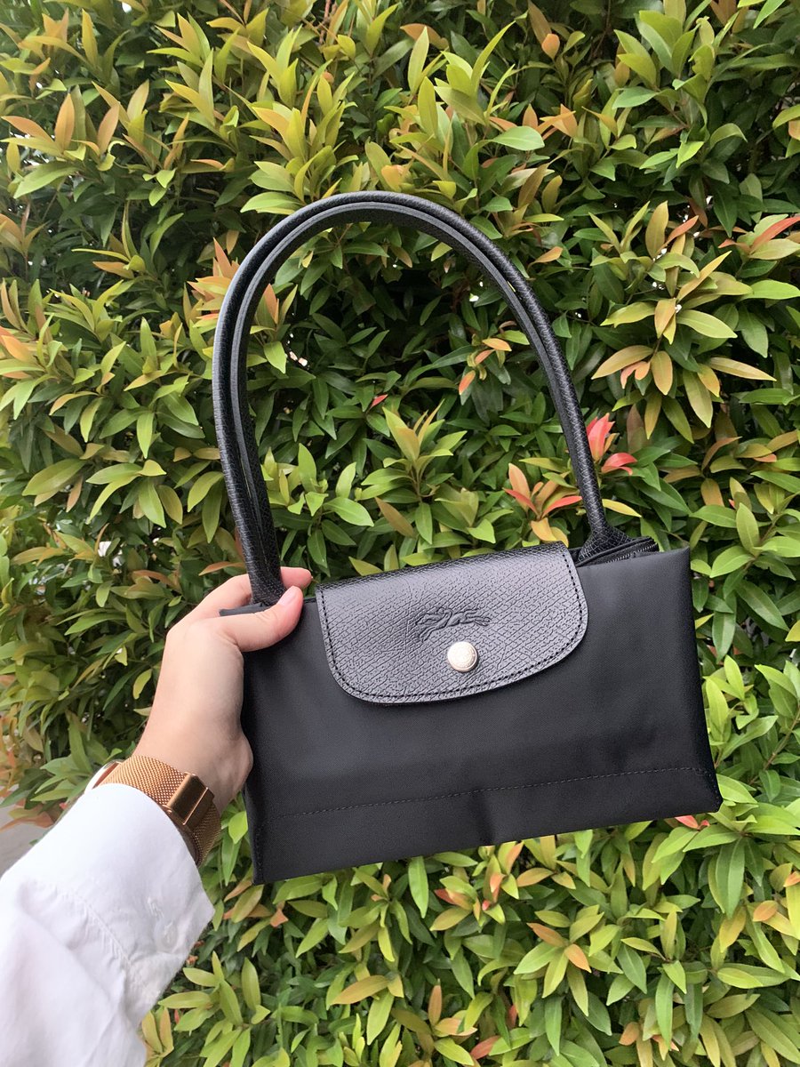 stroobeyyi's tweet photo. Wts longchamp authentic 100% price under 2 jt #wtb #wts #zonauang #longchamp #jualtas https://t.co/GSNlfzm8DL