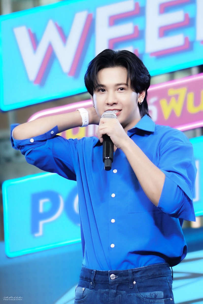 iiamii20's tweet photo. ทั้งหล่อทั่งน่าหมั่นเขี้ยวว 
หยุมแฟนคลับเก่งงง 
KingPower x Singto
#WeekendPossibilitiesxSingto
#SingtoPrachaya https://t.co/iOIigKNQkC