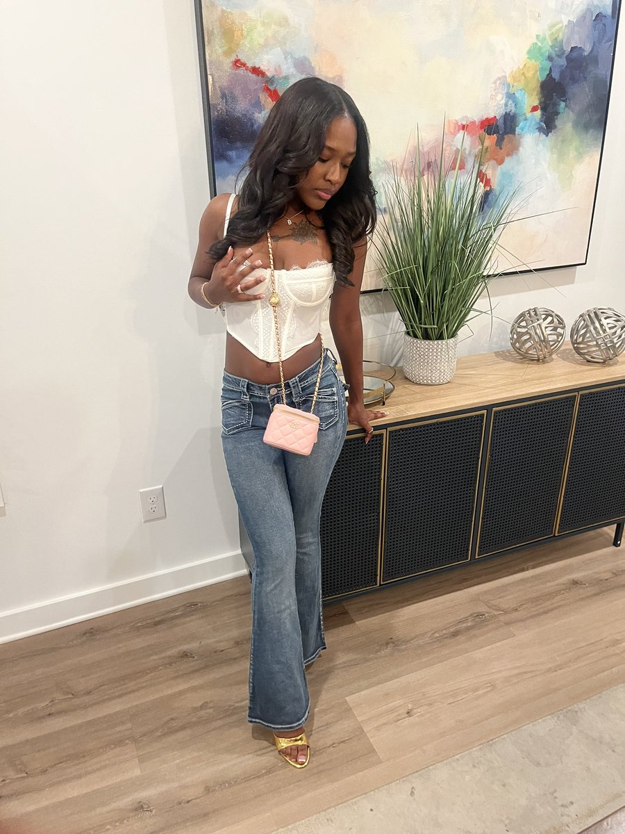 ittybittybria's tweet photo. Alexa play I swear to God by Rob49 🫦 https://t.co/HNuwJIr23P