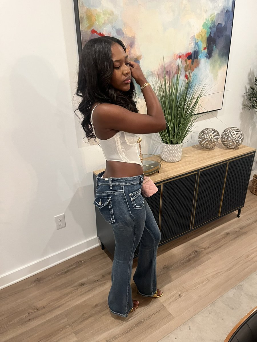 ittybittybria's tweet photo. Alexa play I swear to God by Rob49 🫦 https://t.co/HNuwJIr23P