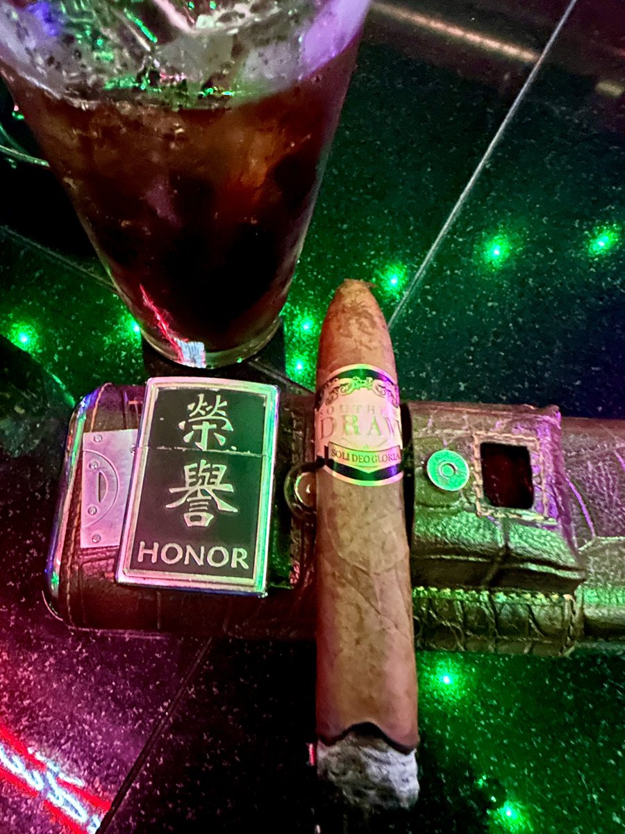 BubbaCigarGuy's tweet photo. Great day! Bama rolls-Milroe is the MAN!! Then the @HoustonDynamo had a great night against RSL 4-1. Only blemish was at the start of the 2nd &amp; a potential injury to HH. But they bounced back strong-good to see! Victory cigar #SouthernDraw #RoseofSharon w/the Ahh-nold treatment! https://t.co/cS74O9PFad
