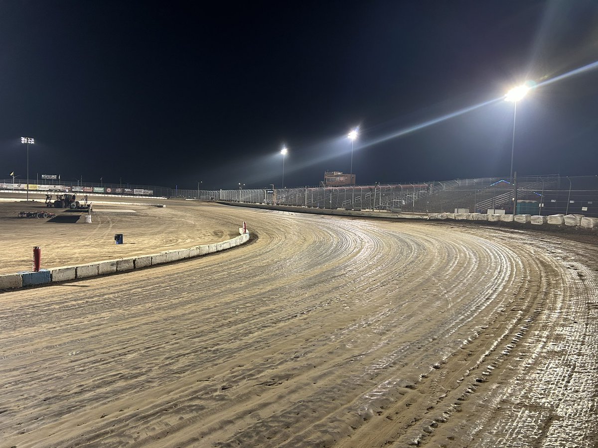Northern Sprint Car Nationals #quiettrack <a href="/OhswekenSpdway/">Ohsweken Speedway</a> <a href="/jeff_gluck/">Jeff Gluck</a>