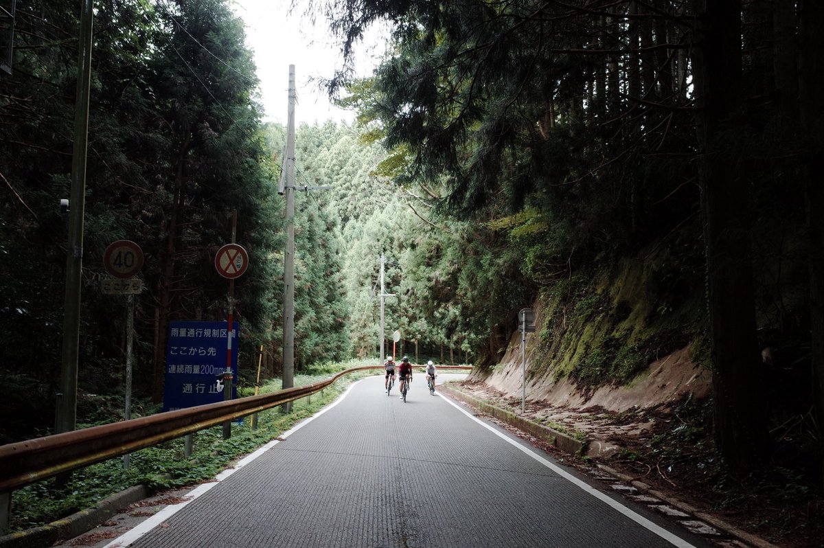 tsirosi's tweet photo. サイクリング🚴‍♀️💦
サッカーの応援⚽️💦💦
#poc #giro #oakley #canyon #canyonbikes #fizik #roval #rapide https://t.co/NZUFtRoUqz