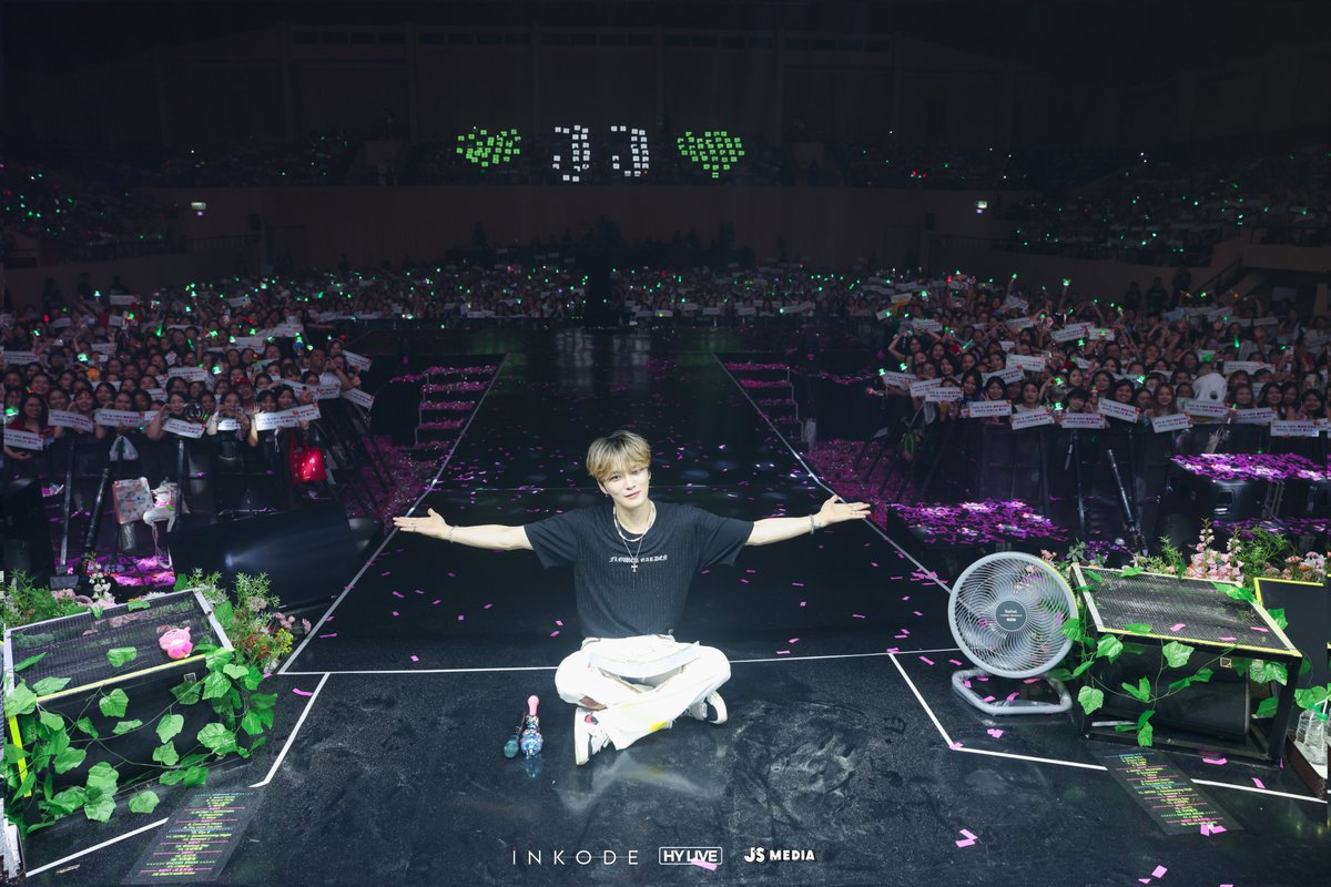 js_co_official's tweet photo. 🌸 The 20th Anniversary 2024 Kim Jae Joong Asia Tour Concert 'Flower Garden' in Vietnam has come to a beautiful close.
Thanks to our amazing V-Babies for creating unforgettable moments with Kim Jae Joong. Your love and support mean everything! 💚

#김재중 #재중 #Kimjaejoong
#iNKODE #HYLIVE #JSMEDIA 
#플라워가든 #FLOWER_GARDEN 
#KJJFLOWERGARDENINVN #LeMeridien #Ticketbox