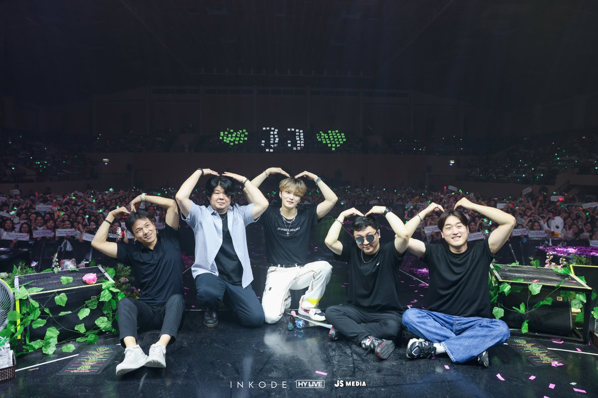 js_co_official's tweet photo. 🌸 The 20th Anniversary 2024 Kim Jae Joong Asia Tour Concert 'Flower Garden' in Vietnam has come to a beautiful close.
Thanks to our amazing V-Babies for creating unforgettable moments with Kim Jae Joong. Your love and support mean everything! 💚

#김재중 #재중 #Kimjaejoong
#iNKODE #HYLIVE #JSMEDIA 
#플라워가든 #FLOWER_GARDEN 
#KJJFLOWERGARDENINVN #LeMeridien #Ticketbox