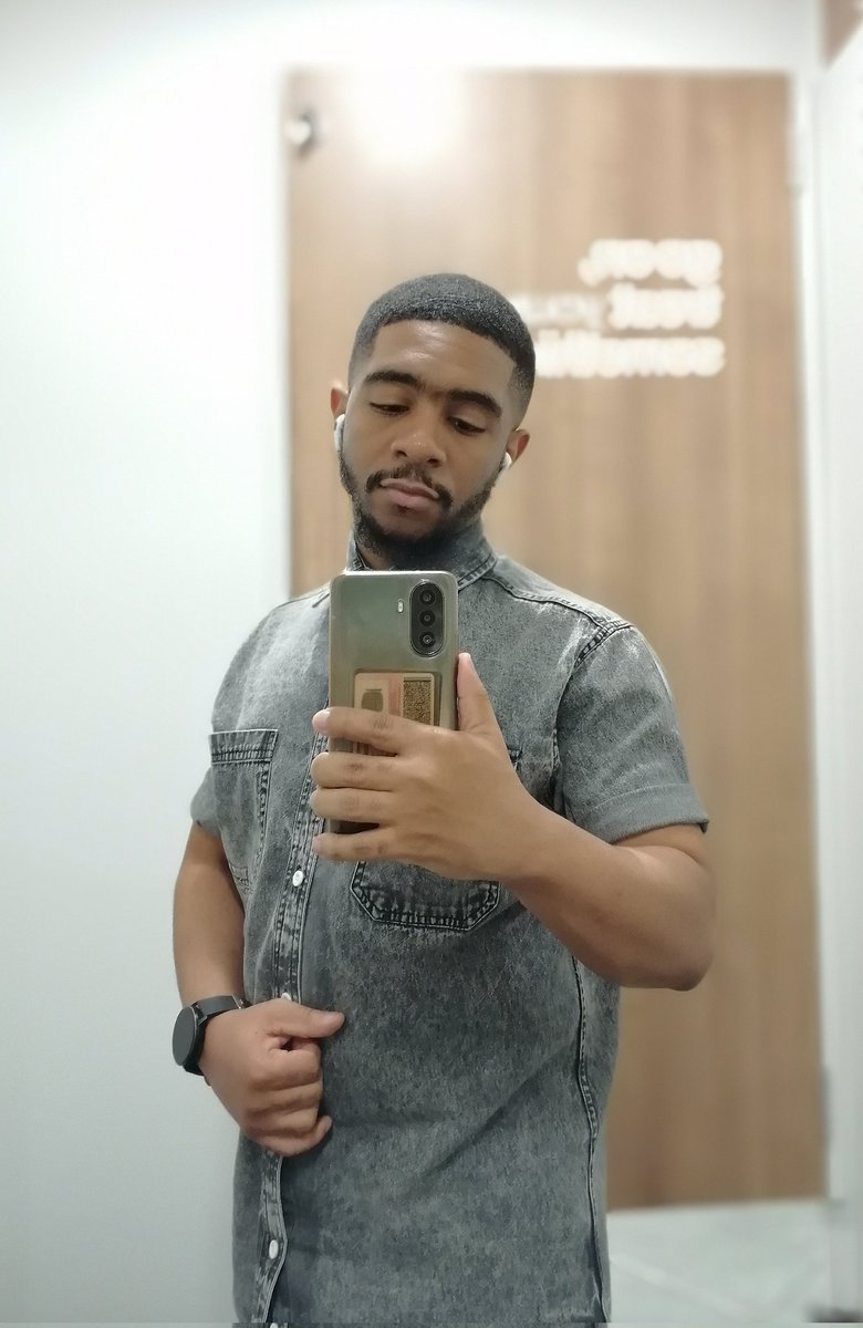Simza_Boi's tweet photo. When Doing Your Shopping It's Important To Take Advantage Of Those Mirror Selfies 📱 In  The Changing 👕👖Rooms  😁
Have An Amazing Weekend Ya'll ❤️🏳️‍🌈
14.09.2024 https://t.co/YGp7VBdCWF
