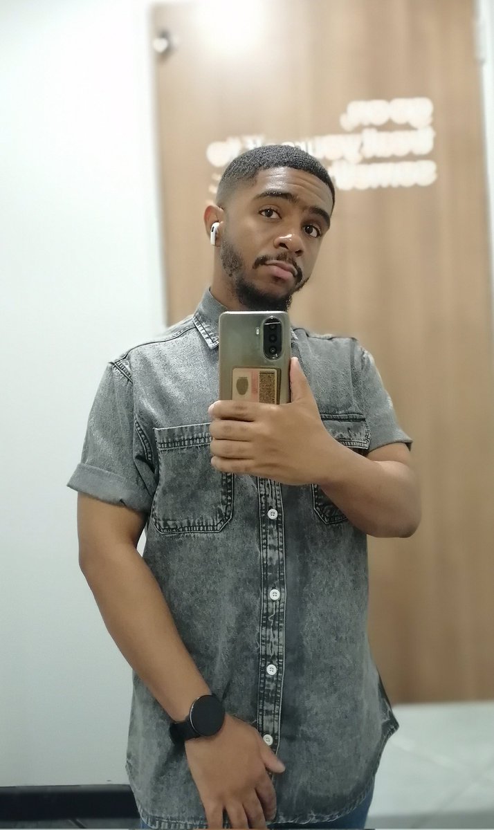 Simza_Boi's tweet photo. When Doing Your Shopping It's Important To Take Advantage Of Those Mirror Selfies 📱 In  The Changing 👕👖Rooms  😁
Have An Amazing Weekend Ya'll ❤️🏳️‍🌈
14.09.2024 https://t.co/YGp7VBdCWF