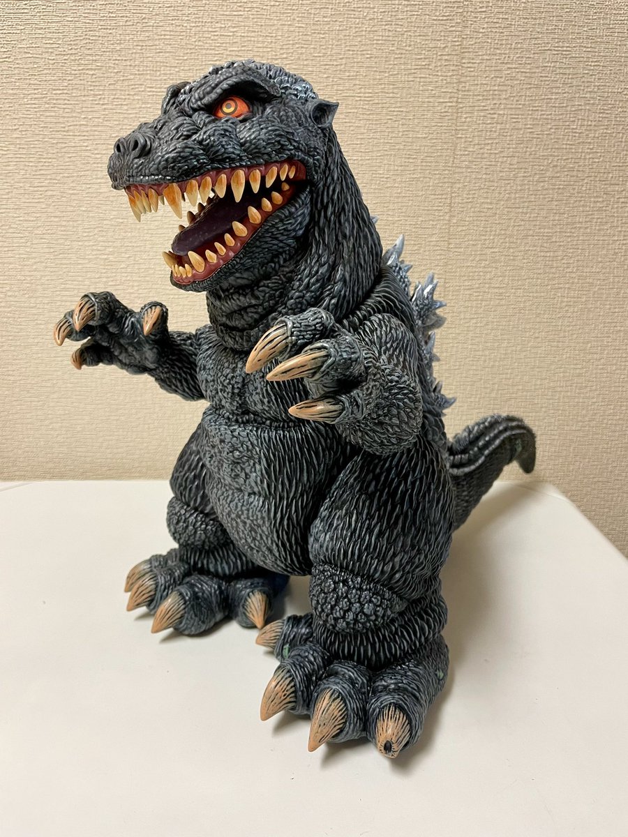 MONDOのJames Gromanさんがデザインしたゴジラ James Gromanさんの