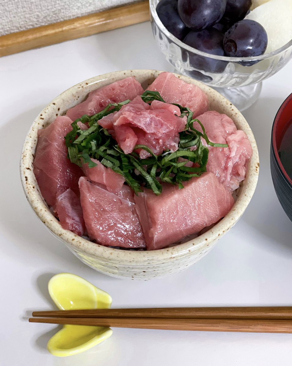 montaskitchen_'s tweet photo. 見た目も味も大優勝の中トロ丼✨
ﾊﾋﾟﾈｽ3連休中は財布の紐ユルめでOK👛✌︎ https://t.co/NPKNRhAM85