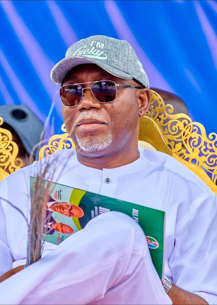 KIsijola's tweet photo. @LuckyAiyedatiwa Symbol of simplicity,development, new ideas dat creates employment,empowerment to the people of Ondo state, vibrancy dat defies intimidation. A man whose experience economically &amp; administratively speaks highly volume.His antecedent SINGLED HIM OUT 
#OndoIsLucky https://t.co/EXVbQij0ew