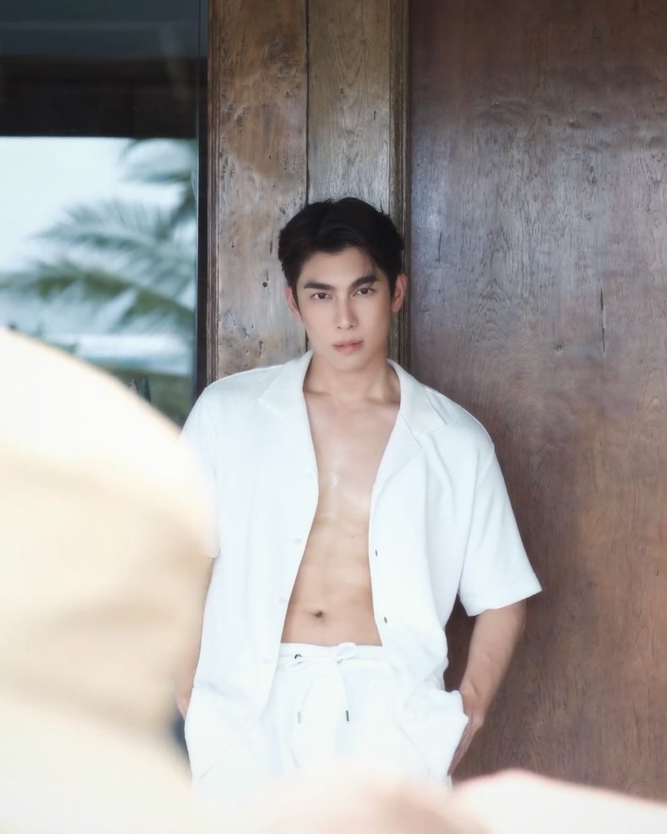 salmon_mewsu's tweet photo. ขนมปังอินบาหลี✨🫣
@HUGOBOSS
#BOSSTheCollection #BeYourOwnBOSS #BOSSHouseBali #BOSS #BOSSxMEW @MSuppasit #MewSuppasit #SuppasitChannel #มิวศุภศิษฏ์ #mewlions https://t.co/Jvu3mlQrC7