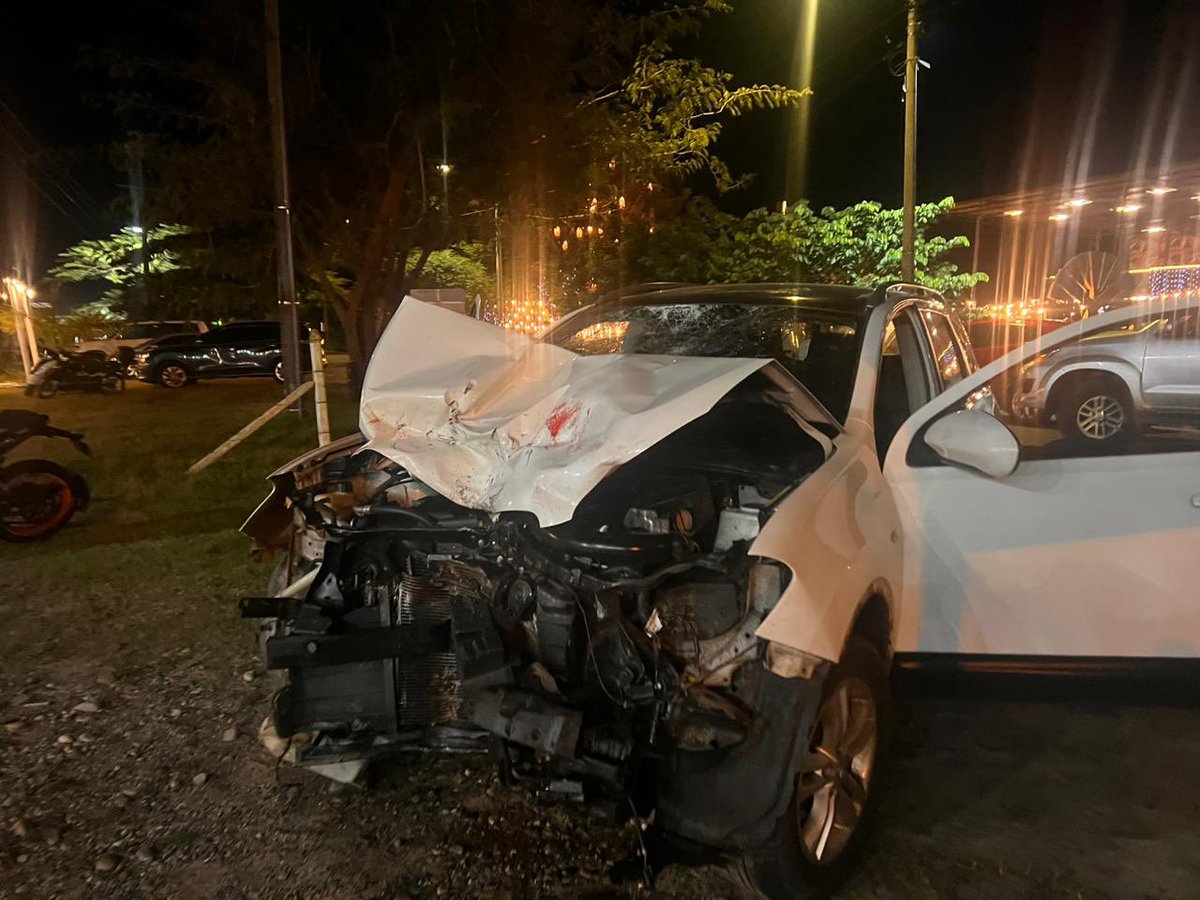 SuVersionY's tweet image. #Atención | Grave accidente en el km 1 vía Sirivana, #Yopal. Un motociclista falleció tras ser impactado por un vehículo conducido por una persona al parecer, en estado de embriaguez. 
#NoticiaEnDesarrollo