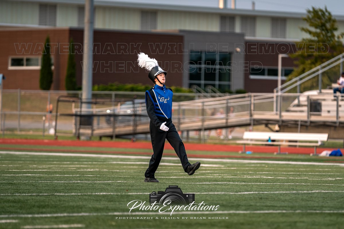 PhotoExpectatio's tweet image. The GEHS band getting the crowd ready before Friday Night Lights!