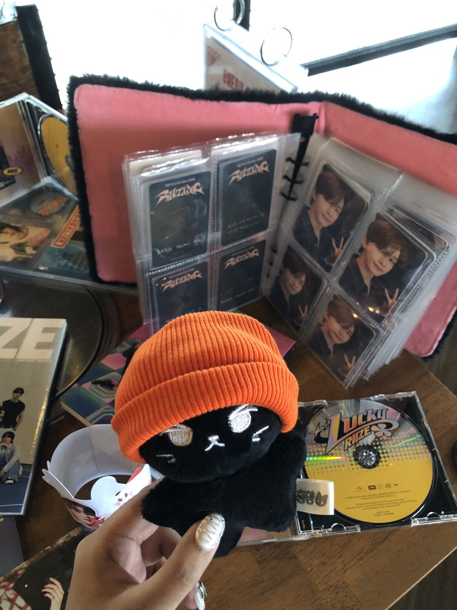 seungshohee's tweet photo. celebrating bambi’s day today ! 🤓
#FirstLove913 @sunjeongzph https://t.co/l86ftwKMvx